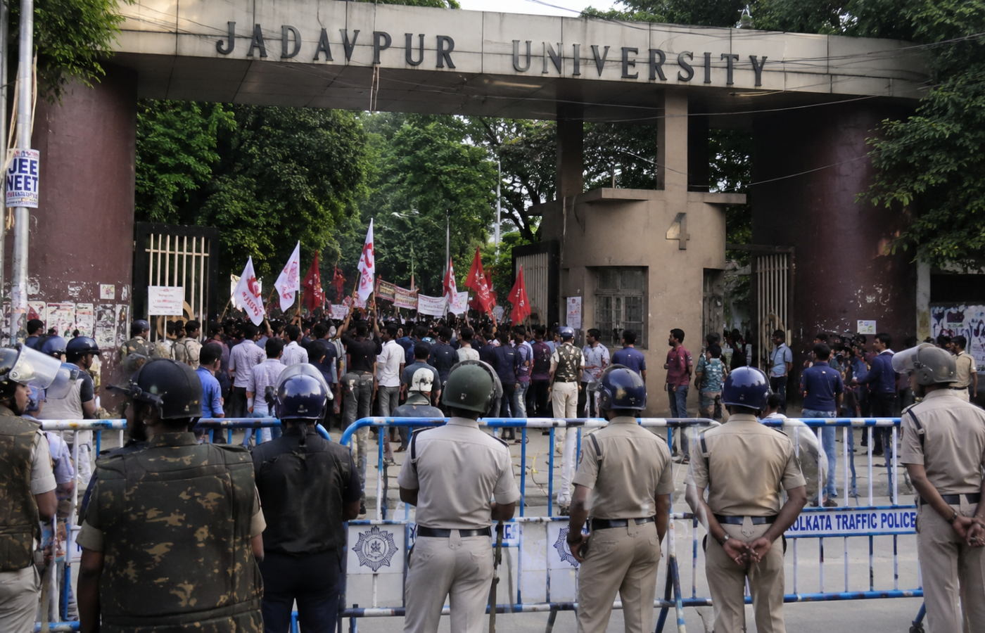 যাদবপুর বিশ্ববিদ্যালয় ঘিরে ফের উত্তেজনা, ABVP-র মিছিল ও তদন্ত কমিটির প্রধানের পদত্যাগে বাড়ল চাপ