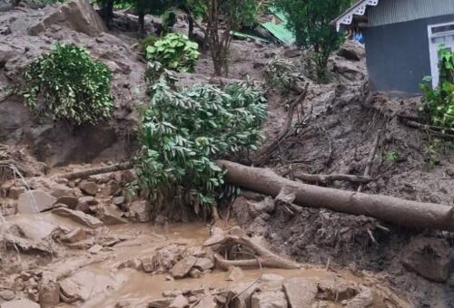 সিকিমে ফের ধস: পশ্চিম সিকিমের রিম্বিতে ক্ষতিগ্রস্ত বহু বাড়ি, ভেঙে পড়ল সেতু