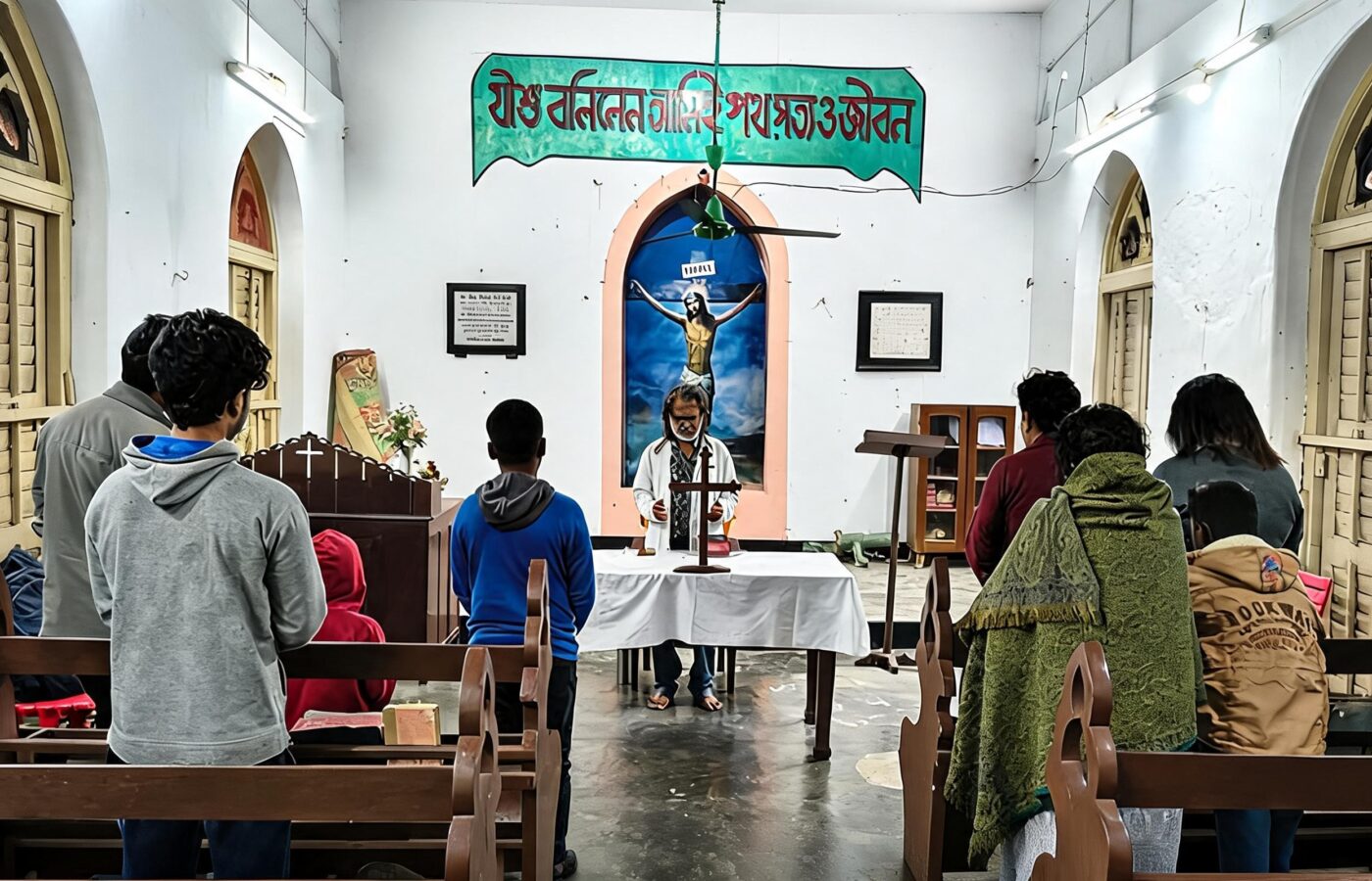 বাংলার একাধিক জেলায় প্রার্থনাসভা ঘিরে উত্তেজনা, হামলার অভিযোগে বাড়িতে প্রার্থনা বন্ধ খ্রিস্টান সংগঠনগুলির