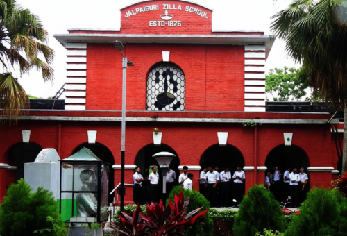 জলপাইগুড়ি জিলা স্কুলে প্রধান শিক্ষক নিগ্রহকাণ্ডে চার পড়ুয়ার টিসি, শর্তসাপেক্ষে জামিন