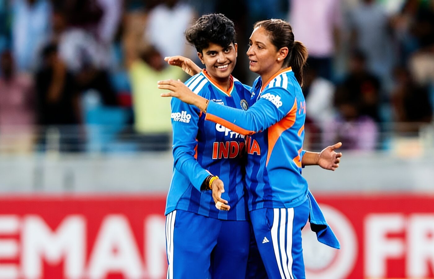 ভারতের দাপুটে জয়, পাকিস্তানকে ৫৫ রানে গুটিয়ে এশিয়া কাপে জয়ী ভারত